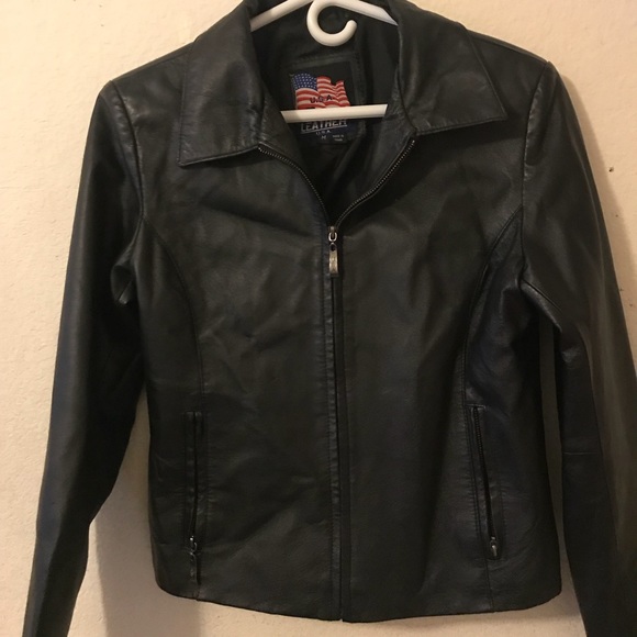 Leather jacket - Picture 1 of 3